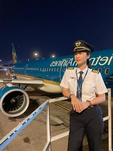 Captain Huynh Ly Dong Phuong Radiates Grace Amid Rumors - image 6