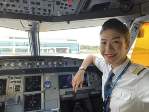Captain Huynh Ly Dong Phuong Radiates Grace Amid Rumors - image 3