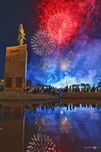 Spectacular Fireworks Over Ho Chi Minh City Celebrating 50 Years of Unity - image 0