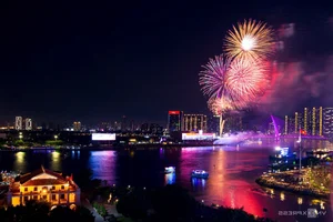Spectacular Fireworks Over Ho Chi Minh City Celebrating 50 Years of Unity - image 8