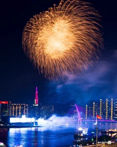 Spectacular Fireworks Over Ho Chi Minh City Celebrating 50 Years of Unity - image 10