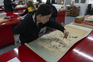 Inside the Ancient Relic Restoration Lab of the Forbidden City - image 5