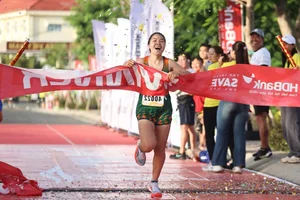 3,500 Runners Take on the Green Can Gio Marathon HDBank - image 0