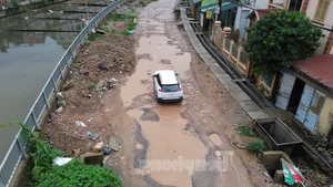 Residents Concerned Over New Road Design Elevated by Nearly One Meter - image 6