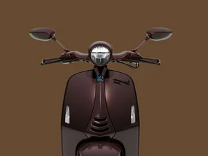 Vespa Unveils the Exclusive '946' Horse-Themed Edition for the Year of the Wood Horse - image 11