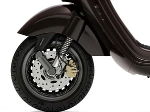 Vespa Unveils the Exclusive '946' Horse-Themed Edition for the Year of the Wood Horse - image 14