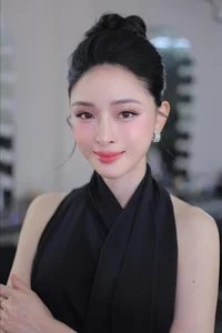Decoding the Elegant and Sophisticated Fashion Style of Truong Ho Phuong Nga - image 3