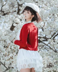 The New Wave of Cosplay: Exploring Angelic Aesthetics and Creative Costumes - image 2