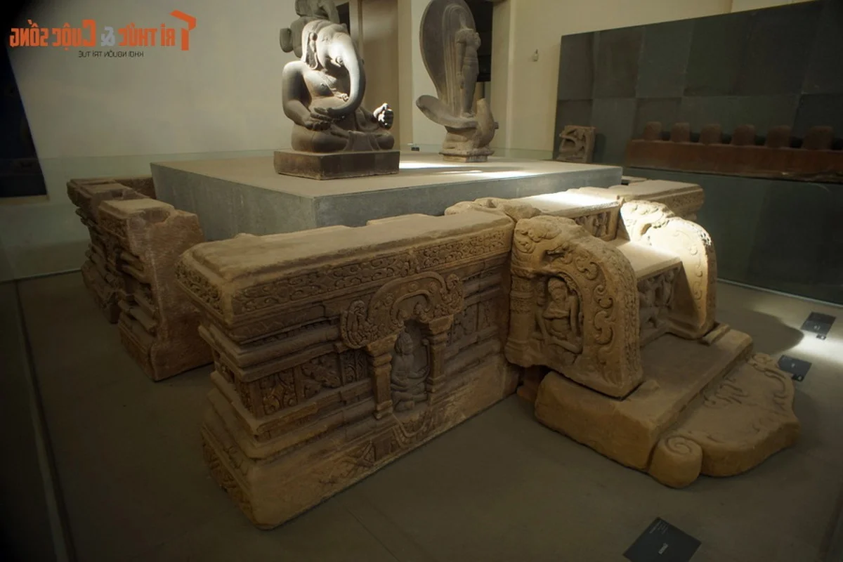 Unique Champa Altar Depicts Mystical Lives of Forest Ascetics