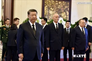 Chinese President Xi Jinping Pays Tribute to Late Vietnamese General Secretary Nguyen Phu Trong - image 8