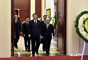 Chinese President Xi Jinping Pays Tribute to Late Vietnamese General Secretary Nguyen Phu Trong - image 6