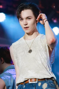 The Ageless Singer: How This Star's Vampire-Like Visuals Defy the Laws of Aging - image 1