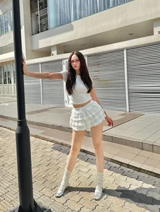 Exploring the Chic and Youthful Schoolgirl Fashion Style of Miss Mai Phuong - image 6