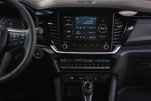 Isuzu mu-X 2025 Set for Vietnam Arrival: Price Increases But Demand Remains High - image 0