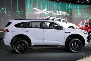 Isuzu mu-X 2025 Set for Vietnam Arrival: Price Increases But Demand Remains High - image 6
