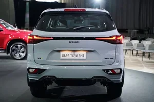 Isuzu mu-X 2025 Set for Vietnam Arrival: Price Increases But Demand Remains High - image 5