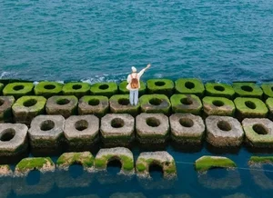 Hai Duong Rock Beach: The Untouched Check-in Destination for Youth in Hue - image 2