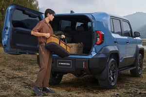 Toyota Land Cruiser FJ Teased for Vietnam Launch with Expected Price of 1.2 Billion VND - image 8