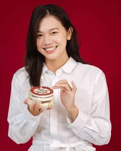 Nguyen Thi Anh Vien Captivates Public with Stunning Transformation - image 4