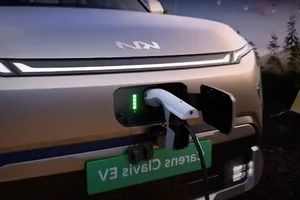 Kia Carens Clavis EV: Redefining Sustainable Family Travel in Asia - image 1