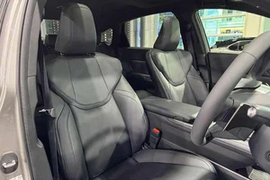 The All-New 2026 Lexus ES: Redefining Luxury Sedans with Sleek Design, Premium Comfort, and Advanced Hybrid Performance for the Modern Driver. - image 10