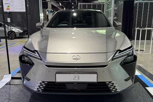 The All-New 2026 Lexus ES: Redefining Luxury Sedans with Sleek Design, Premium Comfort, and Advanced Hybrid Performance for the Modern Driver. - image 0