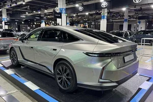 The All-New 2026 Lexus ES: Redefining Luxury Sedans with Sleek Design, Premium Comfort, and Advanced Hybrid Performance for the Modern Driver. - image 11