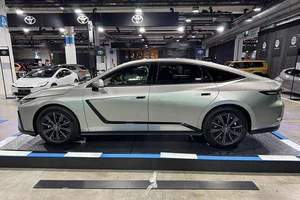 The All-New 2026 Lexus ES: Redefining Luxury Sedans with Sleek Design, Premium Comfort, and Advanced Hybrid Performance for the Modern Driver. - image 3