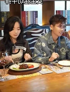 Inspiring Viral Love Story Breaks Age Gap Stereotypes - image 0