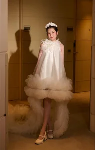 Huy Khanh's 13-Year-Old Daughter Shines with Confidence on the Fashion Catwalk - image 8