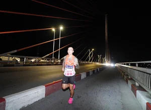 Vy Ly Triumphs in the Men's 21km Race at VnExpress Marathon Ha Long - image 6