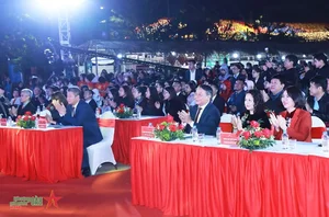 Get on Hanoi 2024: Spectacular Drone Light Show and Cultural Festival in Tay Ho District - image 1