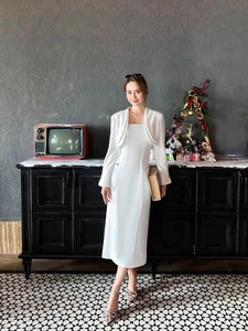 Vietnamese Stars Weekly: Huyen Lizzie's Chic Outfits and Thanh Huong's Project - image 12