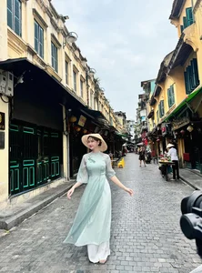 Vietnamese Stars Weekly: Huyen Lizzie's Chic Outfits and Thanh Huong's Project - image 11