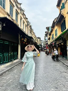 Vietnamese Stars Weekly: Huyen Lizzie's Chic Outfits and Thanh Huong's Project - image 13