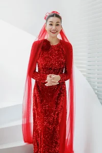 Thanh Hang Shines in Gorgeous Sequined Ao Dai for Her Wedding Day - image 0