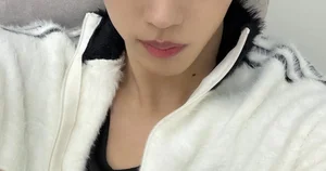 Viral 'Clingy Boyfriend' Moment of Rookie Idol Sparks Health Debate - image 0
