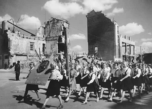 Rare Historical Photos: Everyday Life in the Soviet Union in 1945 - image 5