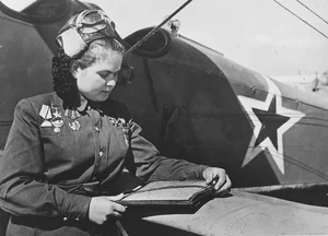 Rare Historical Photos: Everyday Life in the Soviet Union in 1945 - image 0