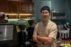 Inside Hanoi’s Massive 3,500m2 Cafe: A Hub for Coffee Lovers and Community Events - image 5