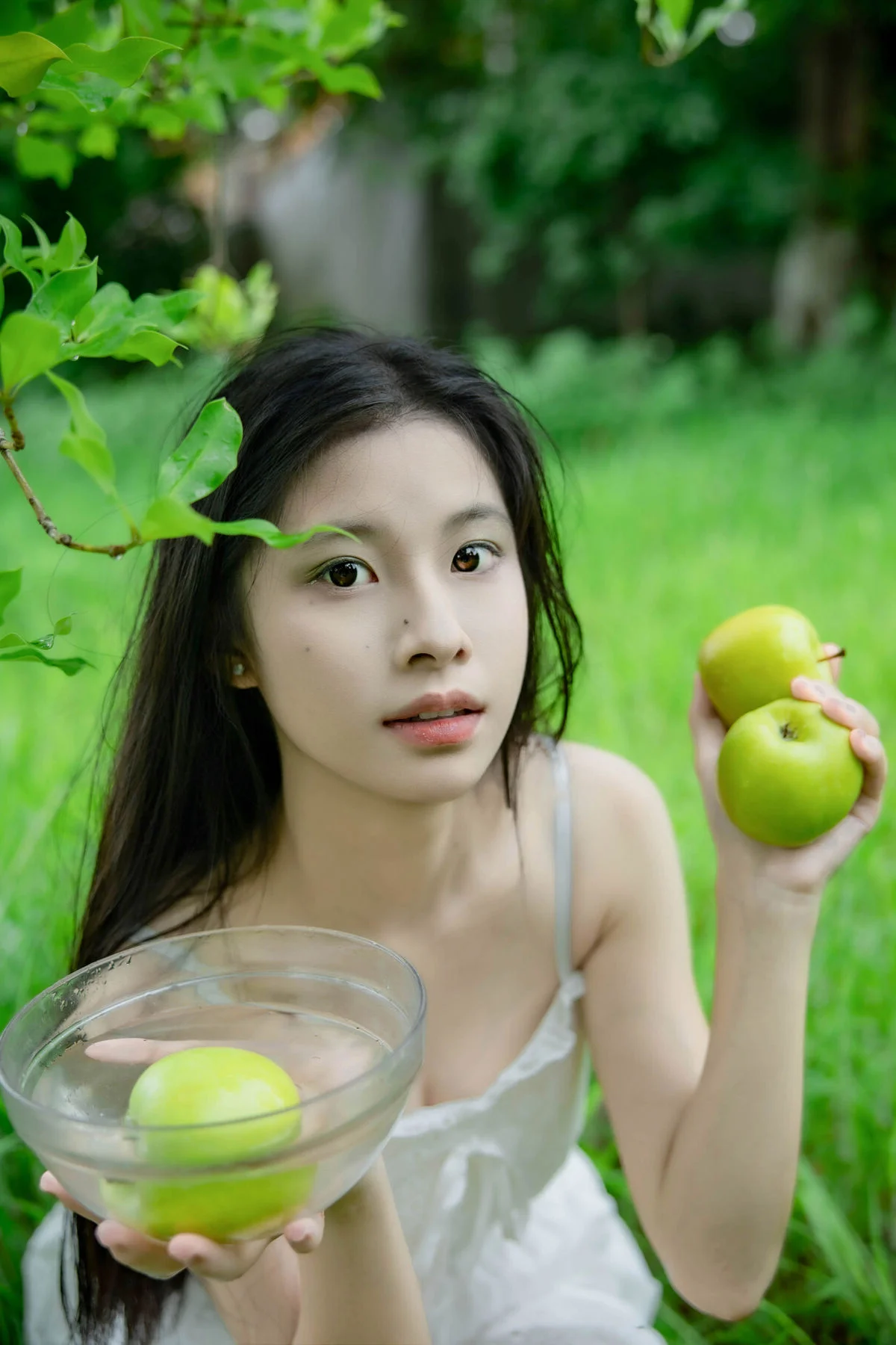 YiTuYu Art Language Vol.9899 Tian Lan Lan Captivating Portrait Photography