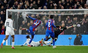 Premier League Update: Title Race and Relegation Battles Heat Up - image 3