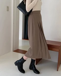 Four Perfect Skirt Pairings to Elevate Your Style and Elongate Your Legs - image 6