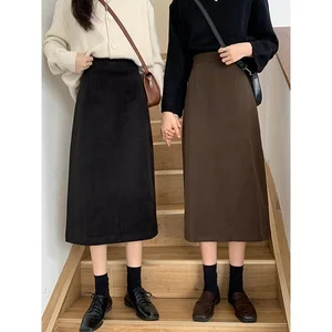 Four Perfect Skirt Pairings to Elevate Your Style and Elongate Your Legs - image 4