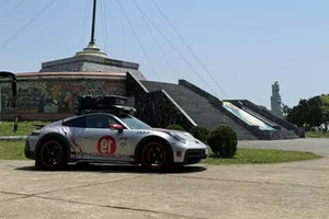 Porsche 911 Dakar Arrives in Vietnam After Two Months of 'Testing' in China - image 4