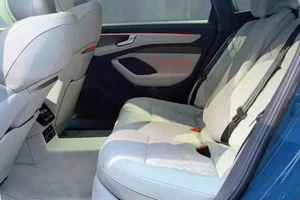 2026 Audi A6L Luxury Sedan Debuts with Record-Breaking Wheelbase and Premium Features - image 0