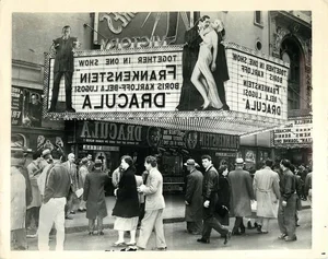 Captivating Vintage Photos of 1950s New York Through the Lens - image 5