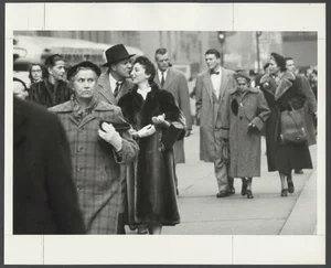 Captivating Vintage Photos of 1950s New York Through the Lens - image 9