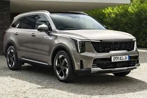 Kia Seltos 2026 Sneak Peek: Hybrid Power Meets Modern Efficiency - image 5
