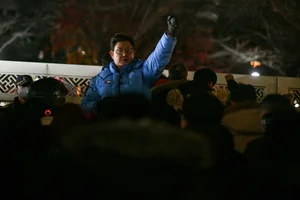 South Korea in Turmoil: A Closer Look at the President's Martial Law Declaration - image 1